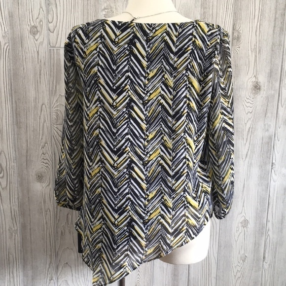 AGB Asymmetrical Blouse Layered With Attached Necklace Large - Picture 6 of 9